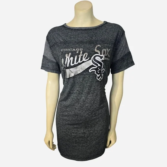 Grey and white Chicago White Sox graphic print Tshirt - Picture 1 of 3